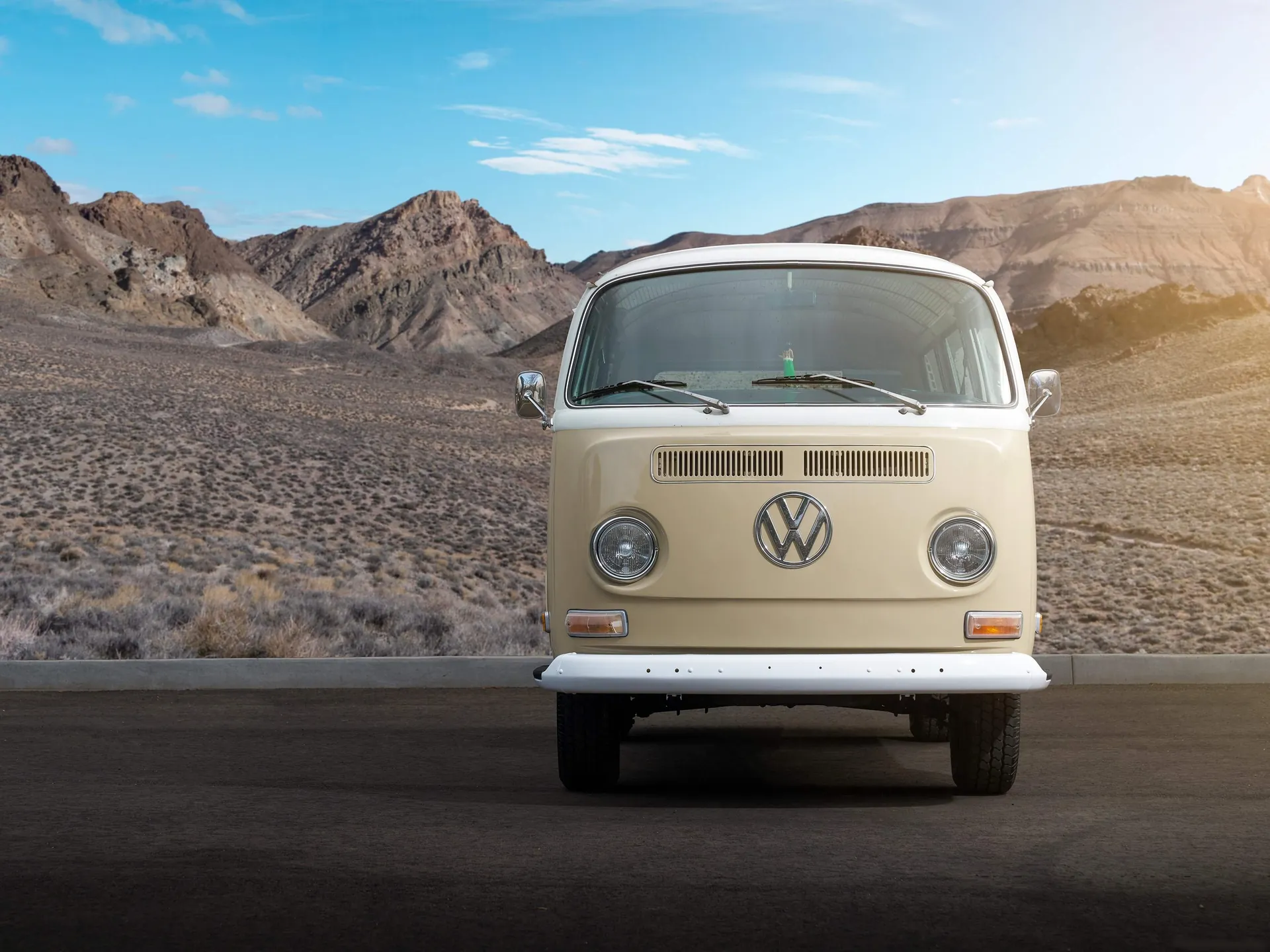 Volkswagen Type 2 Bus Electrified Concept (2019) - Front