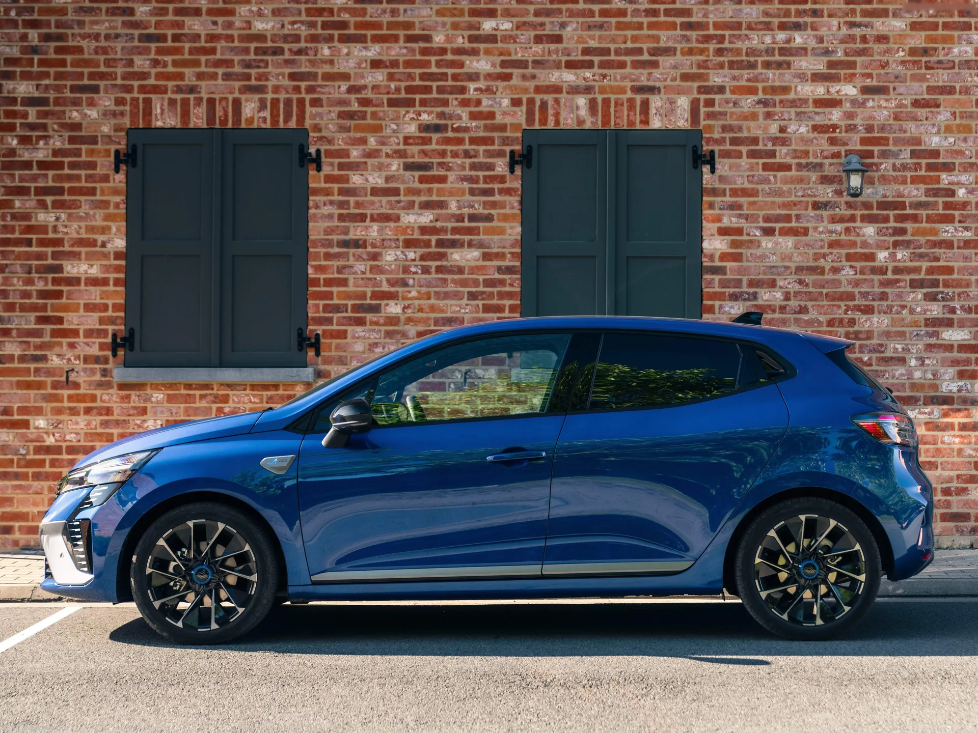 Renault Clio (2024) – boční profil