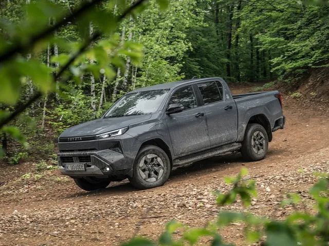 Toyota HiLux BEV (2026)