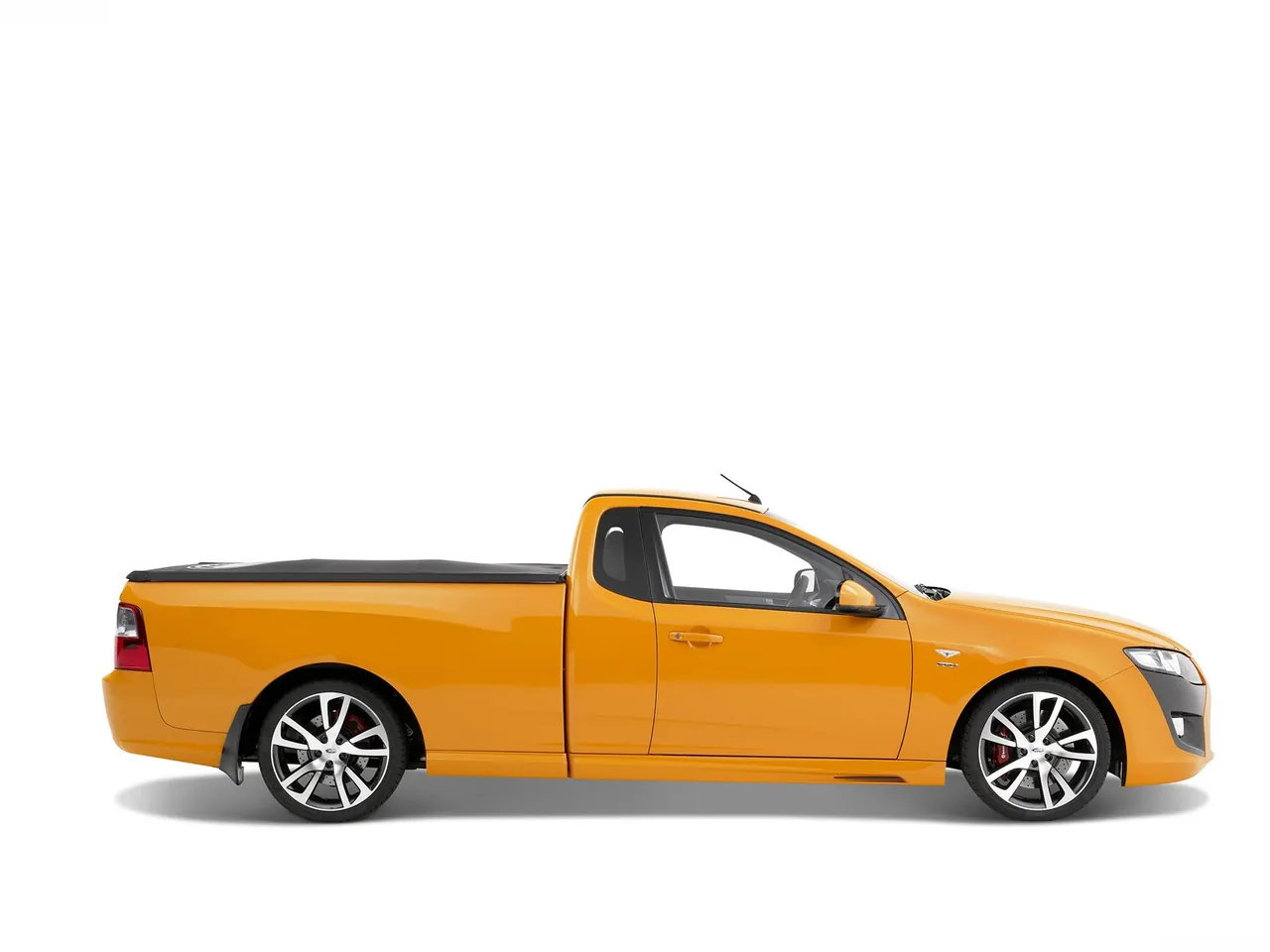 FPV Falcon F6 Ute (2008) – boční profil