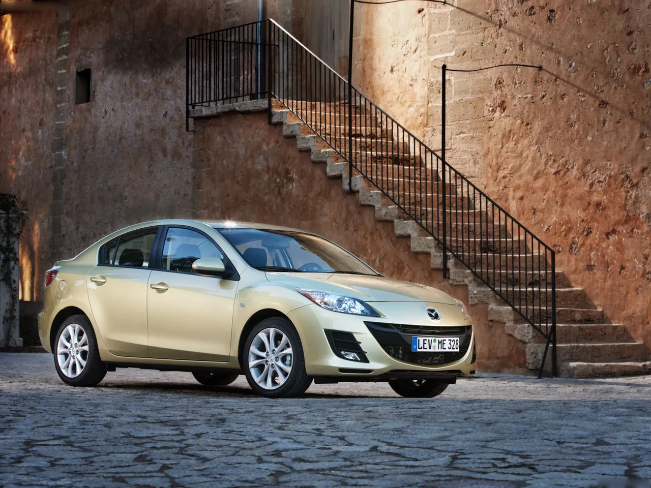 Mazda 3 Sedan (2010)