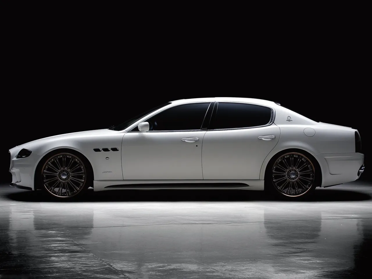 Wald Maserati Quattroporte Black Bison (2007) – boční profil
