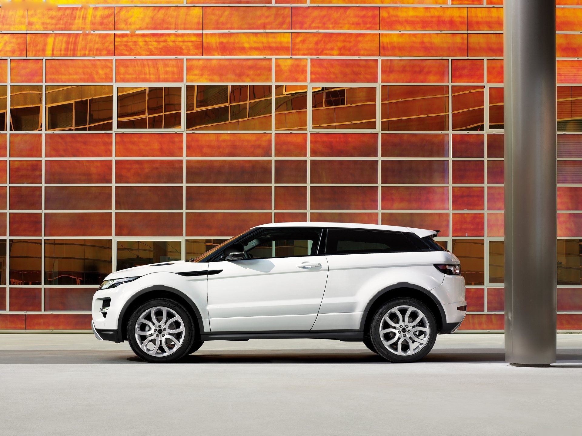Land Rover Range Rover Evoque (2011) - Side Profile