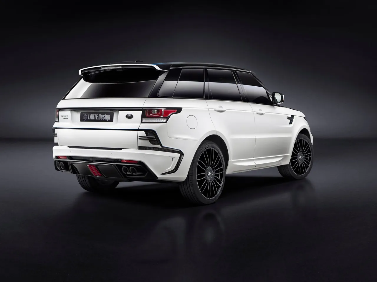 Larte Range Rover Sport Winner (2015) – zadní tříčtvrteční pohled