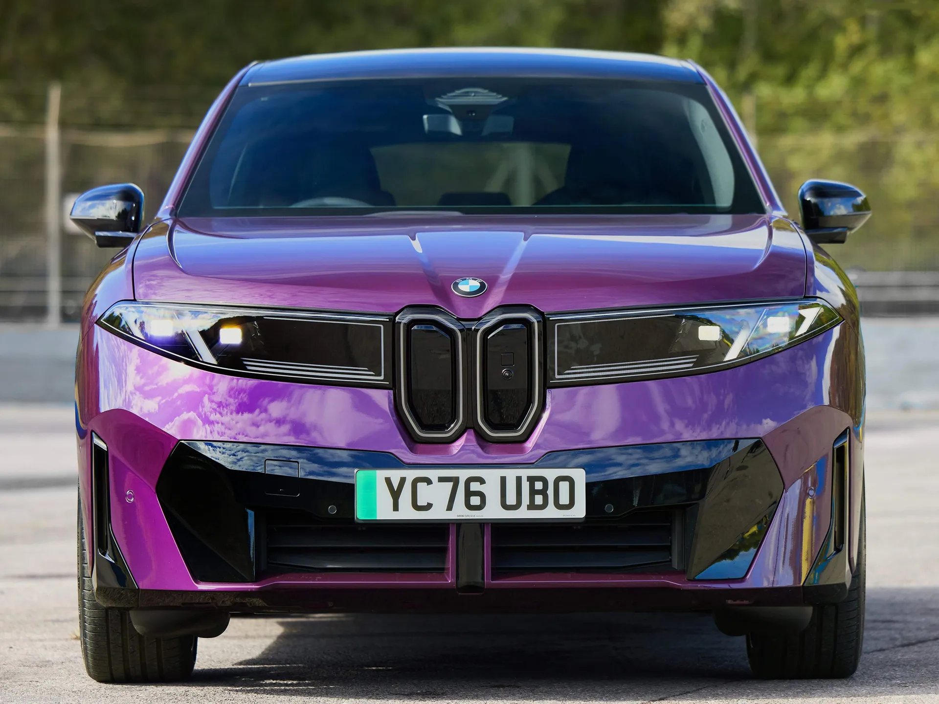 BMW iX3 40 [UK] (2026) – zepředu