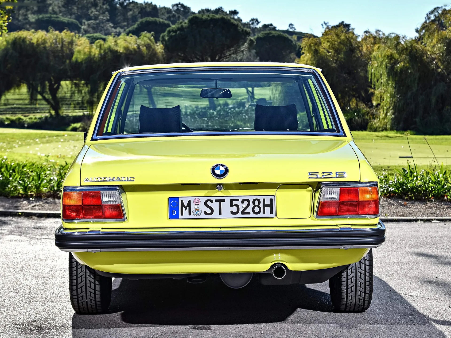 BMW 5-Series (1975) – zezadu