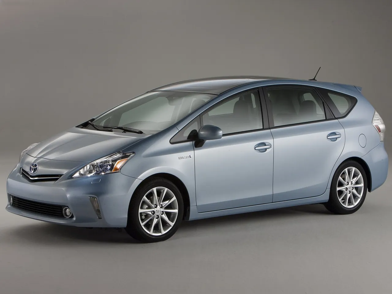Toyota Prius V (2012)