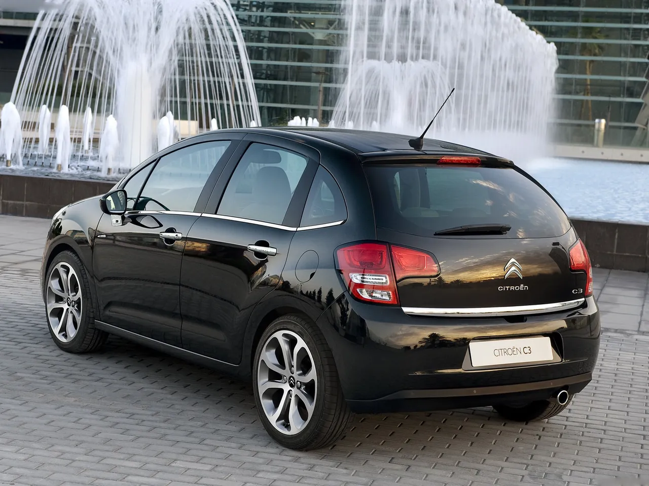 Citroen C3 (2010) – zadní tříčtvrteční pohled