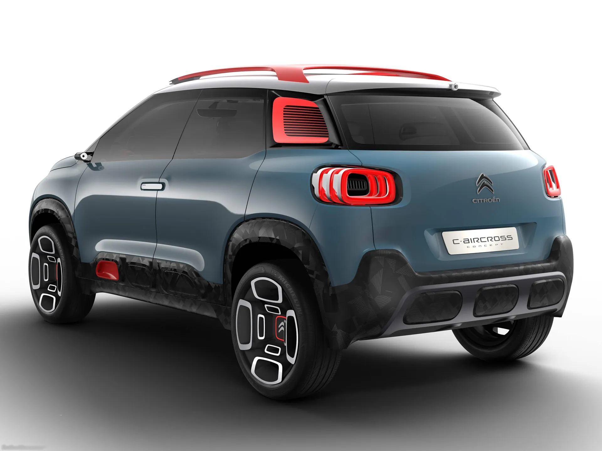 Citroen C-Aircross Concept (2017) – zadní tříčtvrteční pohled