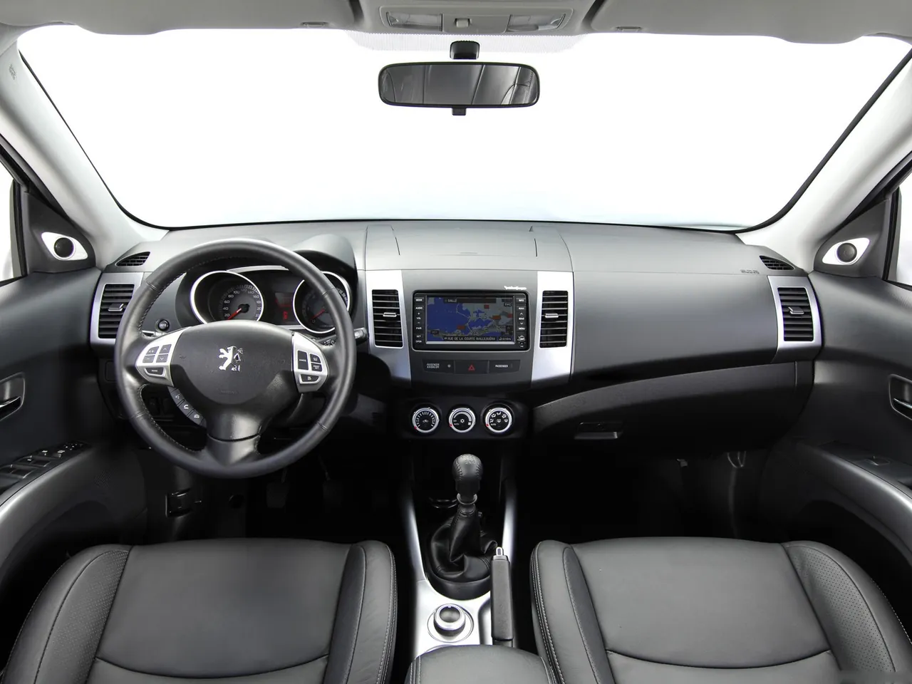 Peugeot 4007 (2007) – interiér