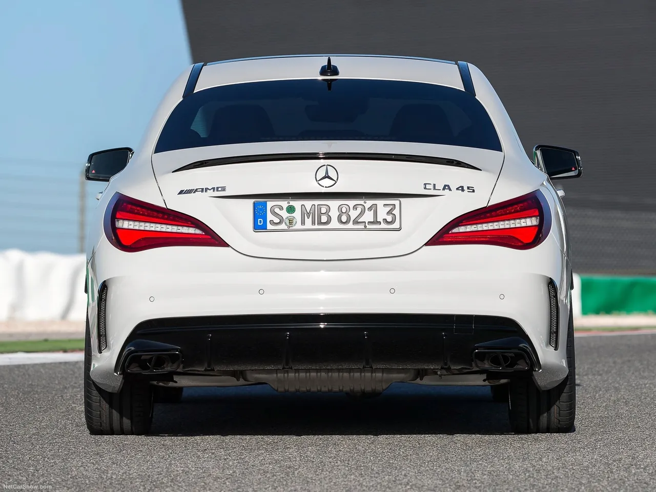Mercedes-Benz CLA45 AMG (2017) – zezadu