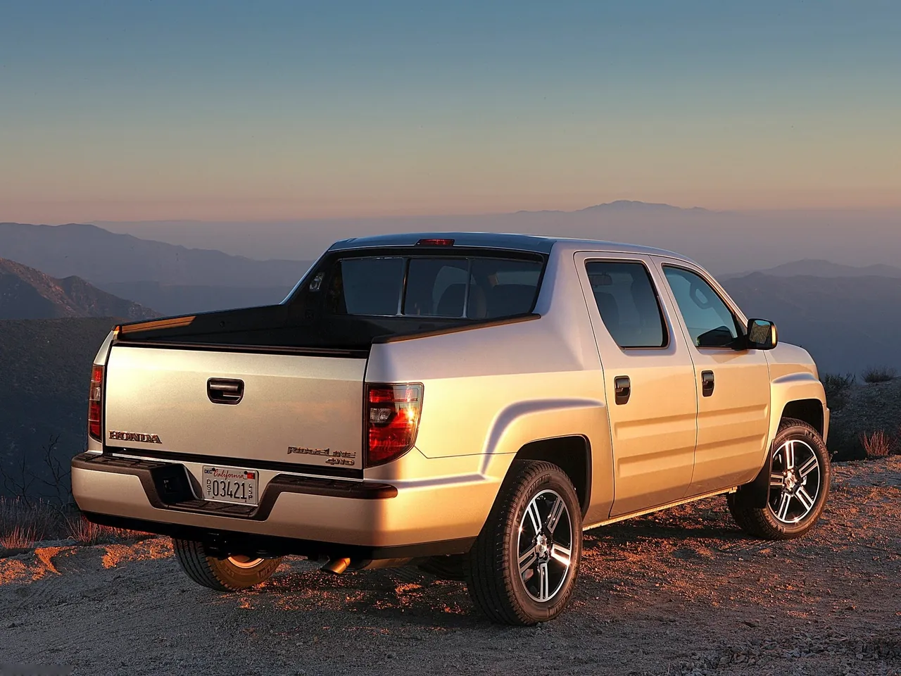Honda Ridgeline Sport (2012) – zadní tříčtvrteční pohled