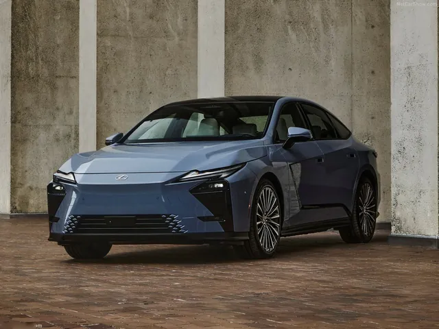Lexus ES (2026)