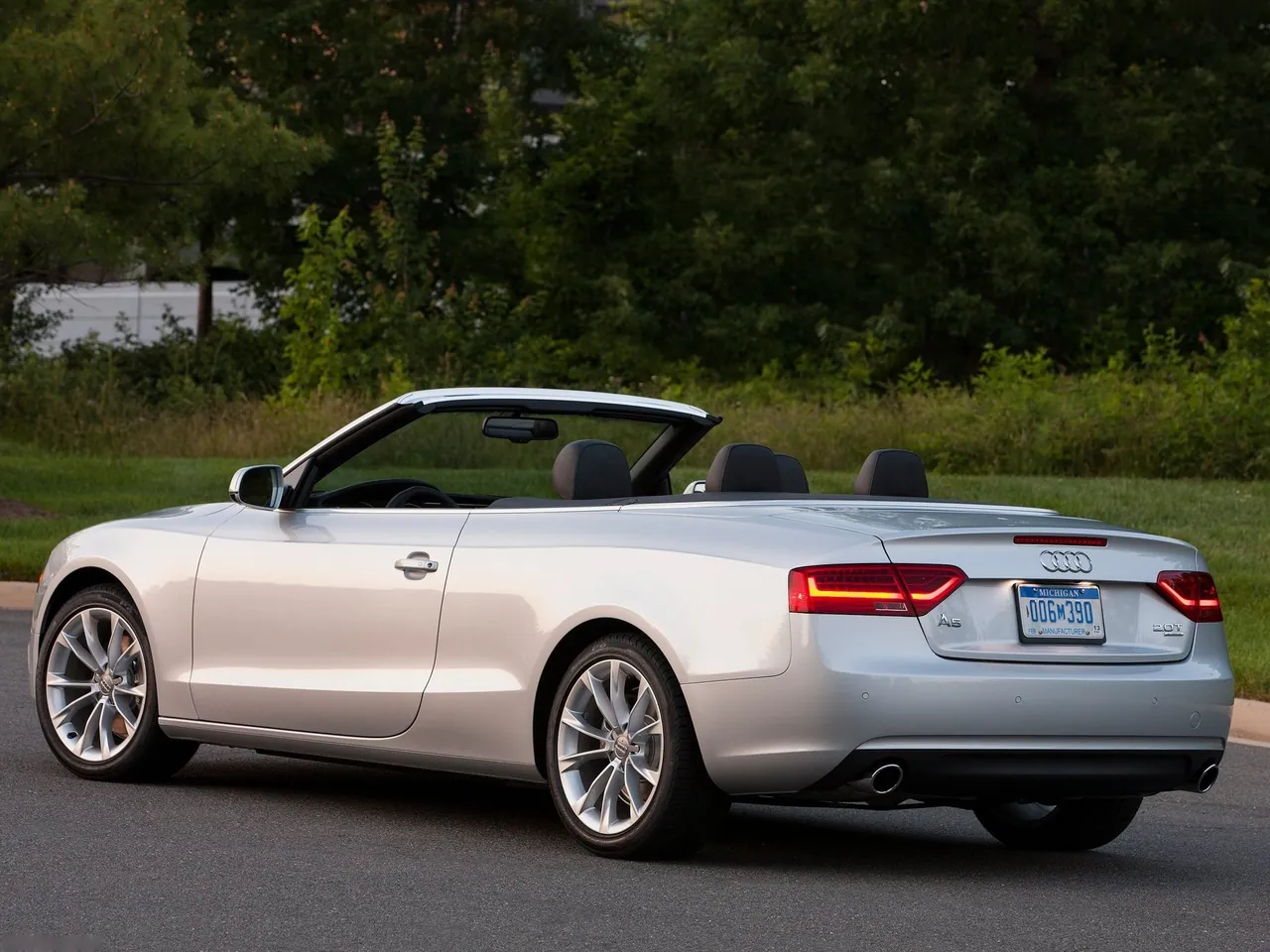 Audi A5 Cabriolet (2012) – zadní tříčtvrteční pohled