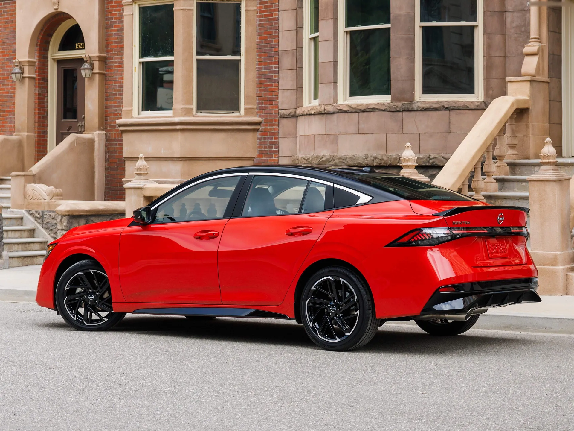 Nissan Sentra (2026) – zadní tříčtvrteční pohled