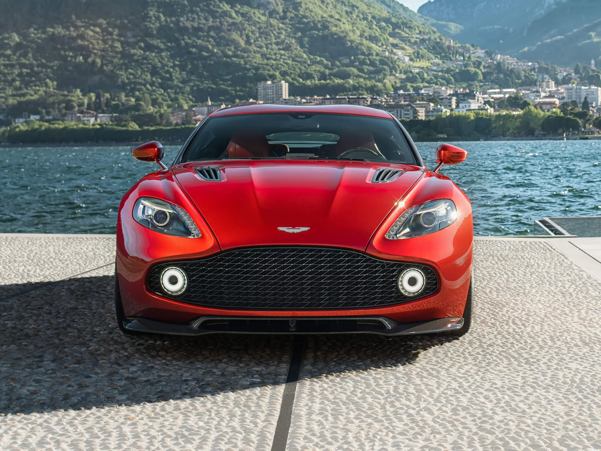 Aston Martin Vanquish Zagato (2017) – zepředu