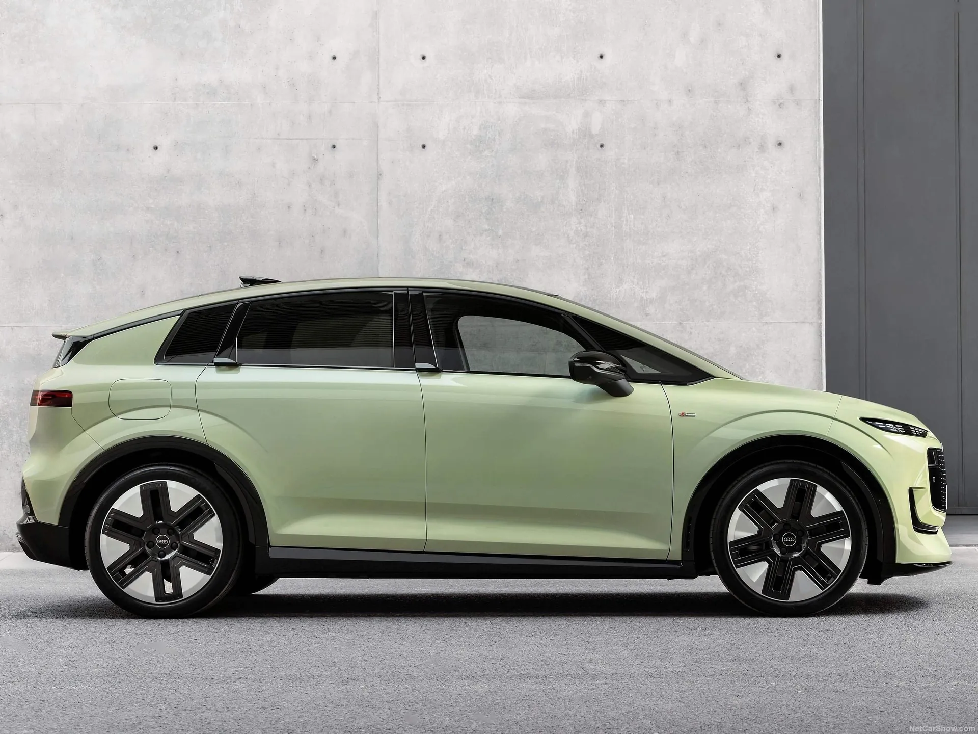 Audi A2 e-tron (2027) – boční profil