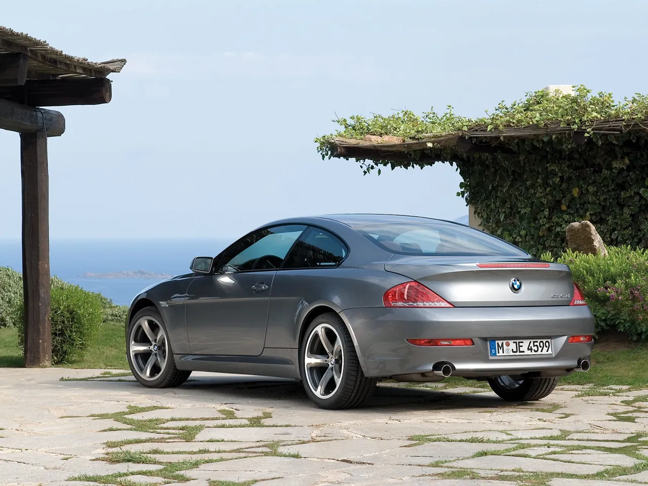 BMW 635d Coupe (2008) – zadní tříčtvrteční pohled