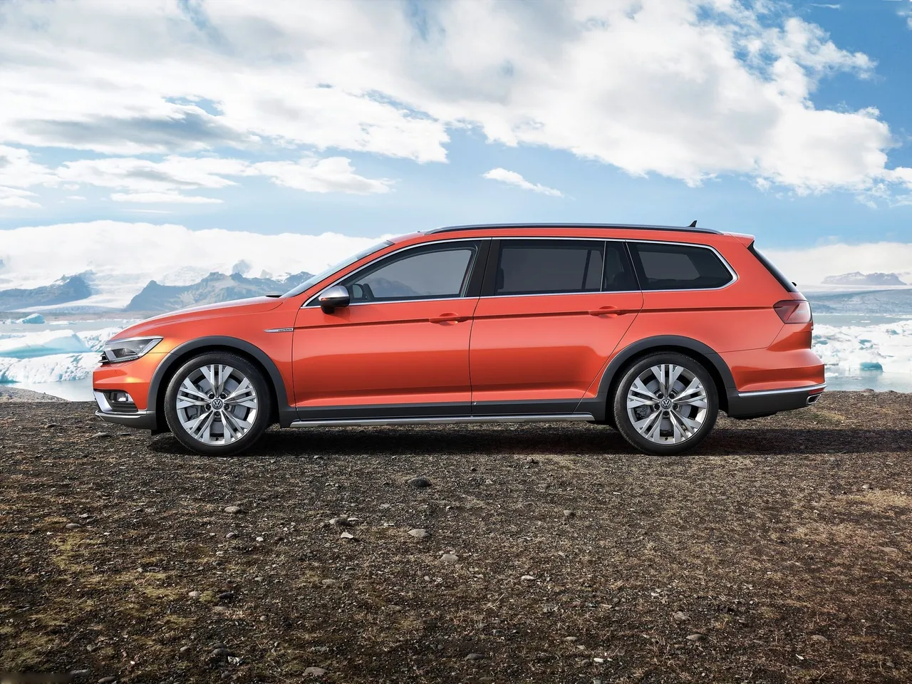Volkswagen Passat Alltrack (2016) – boční profil