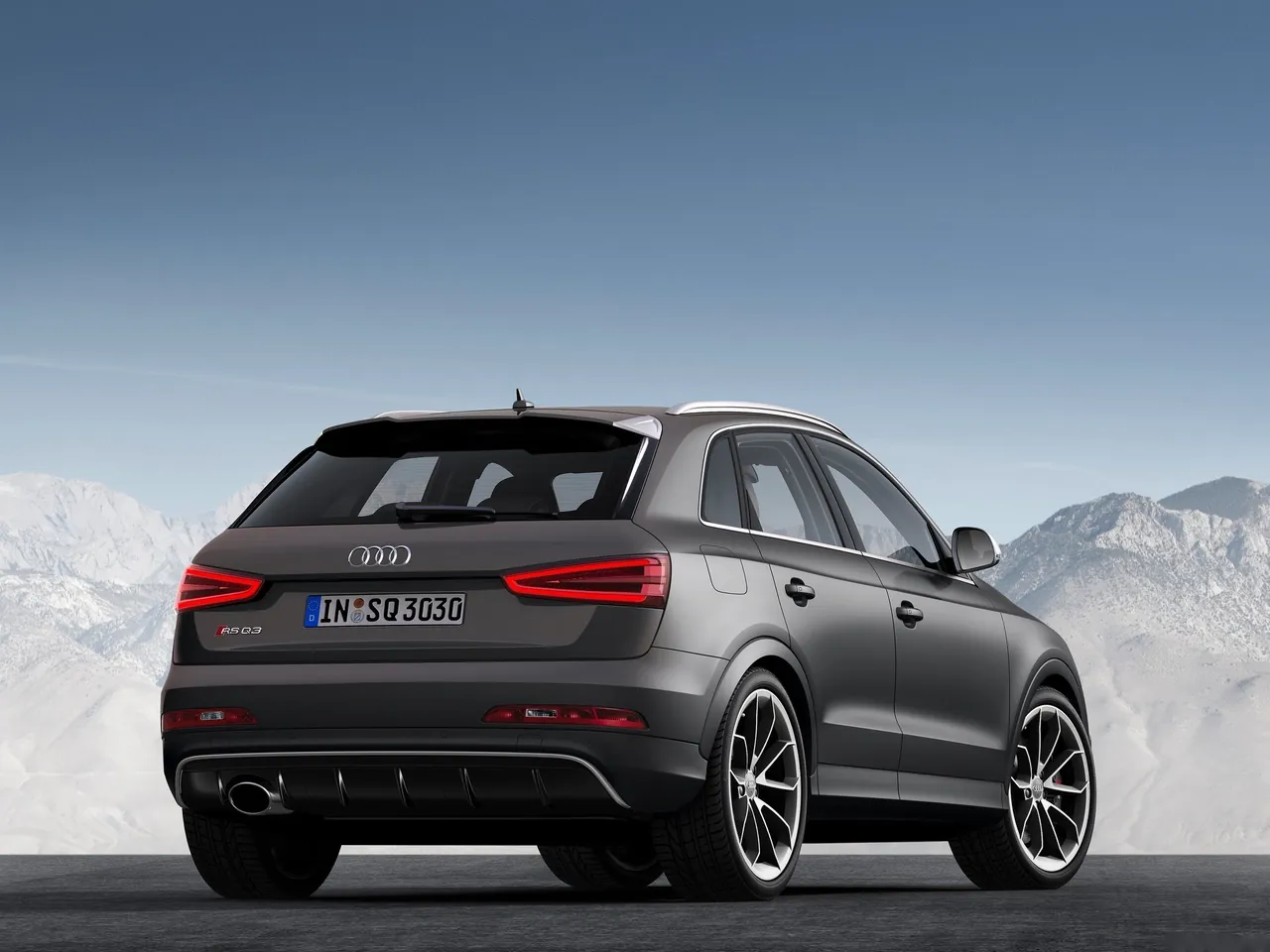 Audi RS Q3 (2014) – zadní tříčtvrteční pohled