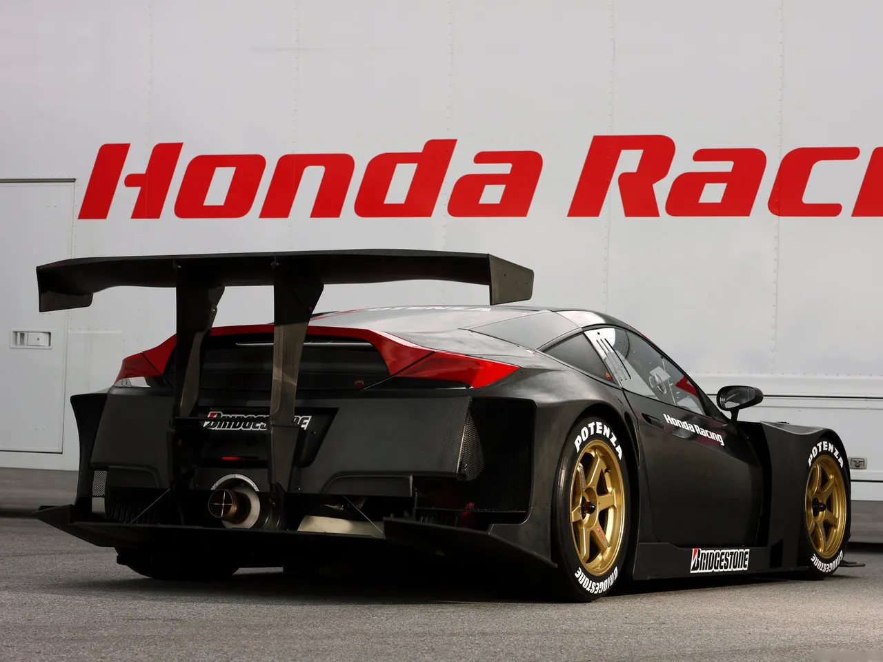 Honda HSV-010 GT (2010) – zadní tříčtvrteční pohled